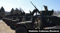 Pe 18 februarie 2025, armata moldoveană a demonstrat un lot de 29 de vehicule blindate americane de tip HMMWV (Humvee) primite de la SUA, în stare nouă.