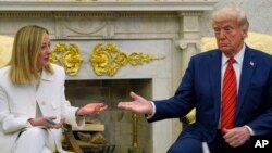 دونالد ترامپ (راست) رئیس‌جمهور آمریکا در دیدار روز پنجشنبه با جورجا ملونی، نخست‌وزیر ایتالیا