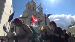 Сотні людей у Москві вийшли на марш проти цензури в інтернеті (відео)