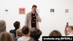 Андрэй Хадановіч на адкрыцьці «Прадмовы»