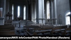 Արցախ - Շուշիի Ղազանչեցոց Սուրբ Ամենափրկիչ եկեղեցին հրթիռակոծություններից հետո, 8-ը հոկտեմբերի, 2020թ.