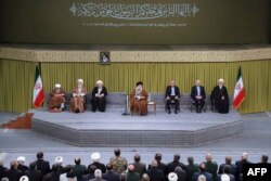 سخنرانی علی خامنه‌ای برای سران و مسئولان جمهوری اسلامی، ۹ بهمن ۱۴۰۳