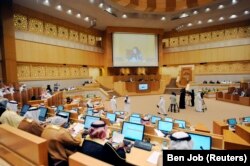 نمایی از مجلس مشورتی امارات متحده در ۲۲ ژانویه ۲۰۱۲ به هنگام سخنرانی امل القبیسی، رئیس وقت این مجلس