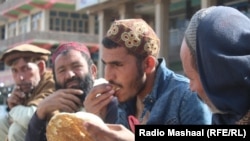 ارشیف: په خوست کې یو شمېر بې وزله کسان