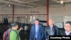 Малайзиядан келген делегация Кыргызстандагы ишканалар менен таанышууда.