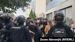 Ilustrativna fotografija, pripadnici Žandarmerije tokom jedne od protestnih blokada u Beogradu, 7. jul 2025. 