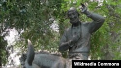 Кожо Насирдин деп атыккан уламыштык куудулга арналган айкел. Бухара ш., Өзбекстан.