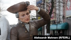 A life-like statue of German philosopher Immanuel Kant in the Russian city of Kaliningrad.