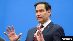 «Ми обговорювали ідеї.. Вихідними відбудуться гарні зустрічі. Ми показали їм фінішну пряму. Нам потрібно, щоби вони (Україна і Росія – ред.) обидві сказали «так»