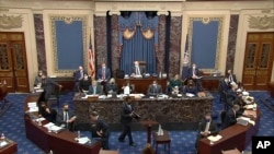 Senatul a votat 56-44 pentru continuarea procesului lui Donald Trump