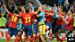 Украина --  Испан фтуболчулары финалга чыкты. Донецк, 27-июнь.
