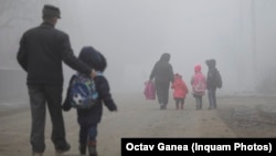 Cei mai mulți elevi care sunt educați de cadre didactice „fără pregătire” sunt din mediul rural.