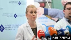 Anisa Bajramović, epidemiologinja u kantonalnom Zavodu za javno zdravstvo na konferenciji za novinare u Sarajevu, 23. maj 2025.