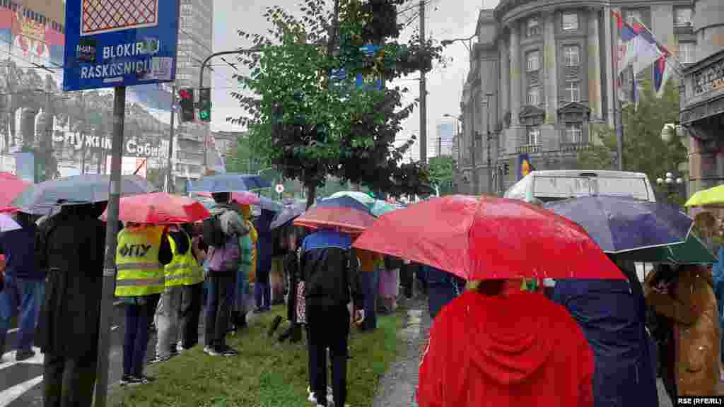 Protest je zbog jake kiše završen ranije nego što je bilo planirano.