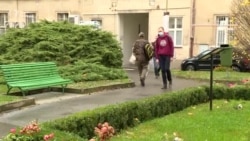 «Червона зона» – як у Чехії волонтери допомагають лікарям боротися із COVID-19 (відео)