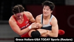 Айпери Медет кызы жарым финалда АКШ спортчусу, дүйнөнүн беш жолку чемпиону Аделин Мариа Грей менен күрөштү.