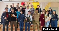 Зустріч з учасником війни у центрі допомоги дітям «Волзький»