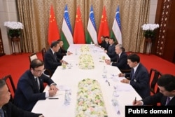 “China National Building Materials” (CNBM) компанияси директорлар кенгаши раиси Чжоу Юйсян билан учрашув.