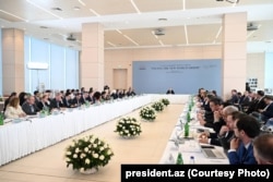 პრეზიდენტი ალიევი ათეულობით ქვეყნის ექსპერტებს 9 აპრილს ბაქოში შეხვდა.