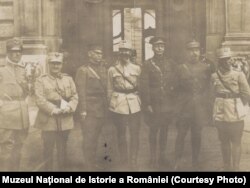 Ofițeri din Misiunile Militare Aliate în România, 1917. Sursa: Expoziția Marele Război, 1914-1918