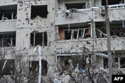 Bloc de locuințe atacat de rachetele rusești în Vinerea Mare, pe 18 aprilie 2025. Rusia continuă să susțină că atacă doar ținte militare.