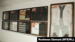 Artefakte të të pagjeturve në muzeun e qytetit në Mitrovicën e Jugut.