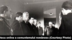 Gheorghe Gheorghiu Dej, P.Groza, Gh. Tătărescu la Legaţia Sovietică, cu prilejul reunirii Nordului Transilvaniei cu România (11 martie 1945) Sursa: Fototeca online a comunismului românesc; cota:02/1945(98/1945)(97/1945)