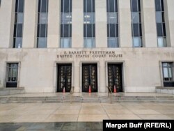 Ndërtesa e gjykatës në Uashington, ku kanë nisur procedurat gjyqësore.