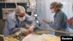 مسئولان درامریکا هشدار می‌دهند که بی‌تفاوتی مردم سبب افزایش انتشار هرچه بیشتر ویروس کرونا دراین کشور خواهد شد.
