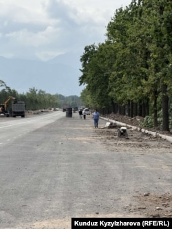 Айбек Жунушалиевдин айтымында, шаар бийлиги жолдорду кеңейтүү, оңдоо иштерин 1970-жылдагы Башкы пландын негизинде жүргүзүүдө.