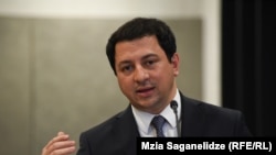 არჩილ თალაკვაძე, პარლამენტის თავმჯდომარე