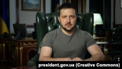 Володимир Зеленський не виключає інших подібних рішень.