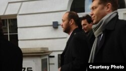 Максим Бакиев Лондондо сотко баратат. 7-декабрь, 2012-жыл. 