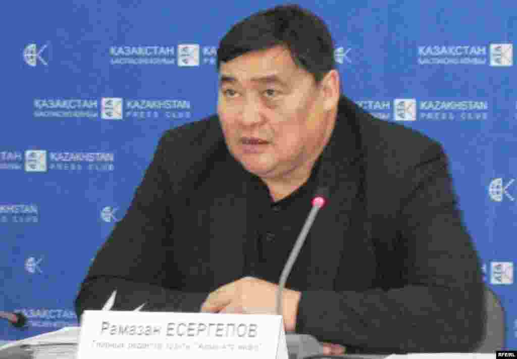 Рамазан Есіргепов, «Алма-Ата  инфо» газетінің бас редакторы, тұтқындалудың алдында. Алматы, 24 желтоқсан, 2008 жыл.  - Рамазан Есіргепов, «Алма-Ата  инфо» газетінің бас редакторы, тұтқындалудың алдында. Алматы, 24 желтоқсан, 2008 жыл. 