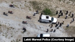 د خيبر پښتونخوا په لکي مروتو کې پوليس د وسلوالو لټون کوي ـ انځور له ارشيفه