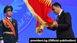 Садыр Жапаров ант берүү учурунда 