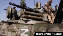 Російська артилерійська установка у звільненому українськими військовими місті Тростянці Сумської області, 29 березня 2022 року