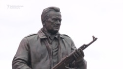 Russia Unveils Kalashnikov Statue