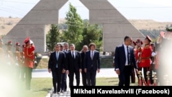 Лидеры «Грузинской мечты» на кладбище Мухатгверди