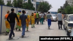 Aşgabat, "Polimeksiň" işçileri