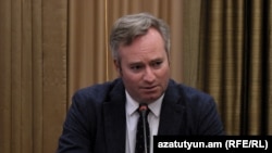 Ֆրանսիայի ԱԳՆ պետքարտուղար Ժան-Բատիստ Լըմուանը Երևանում ասուլիսի ժամանակ, 28-ը նոյեմբերի, 2020թ․