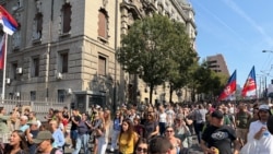 'Udarali su nas suzavac, kordoni i gumeni meci': Demonstranti u Srbiji optužuju policiju za nasilje