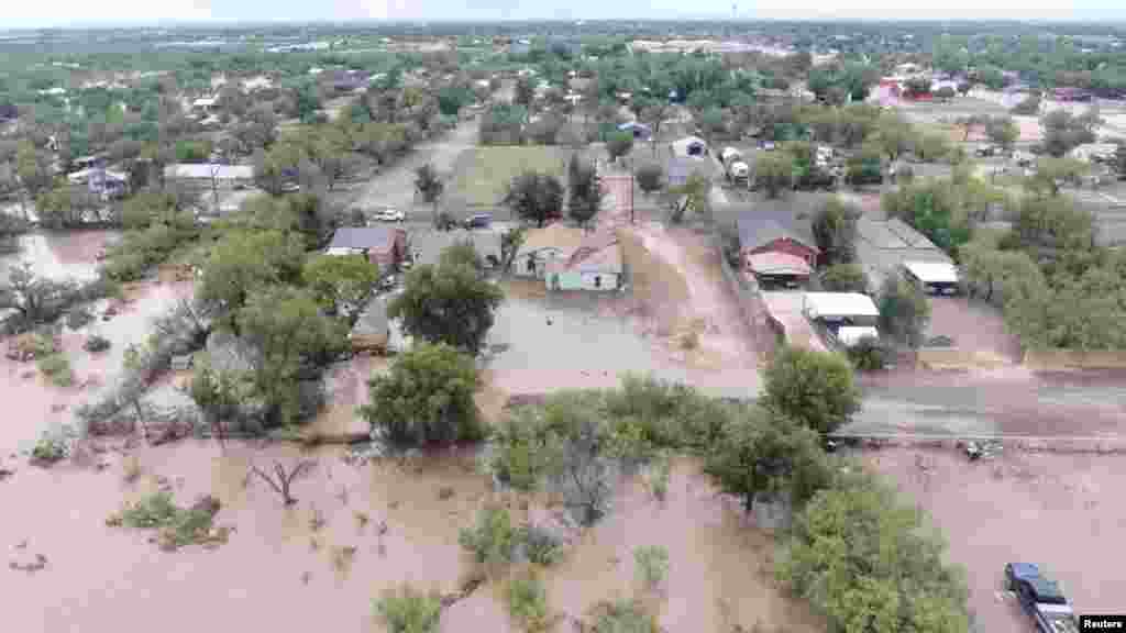 4 ივლისს მდინარის სიმაღლემ 8 მეტრით მოიმატა. დატბორა სახლები, მინდვრები, გზები. წაიღო მანქანები, ხეები კი მოთხარა. დრონიდან გადაღებულ კადრებში ჩანს, რომ ერთი მოზრდილი სახლი წყალს შუა ქუჩაში აქვს გამოტანილი.