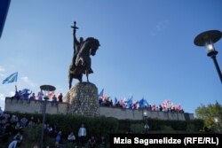 ერეკლე მეორის ძეგლი თელავში