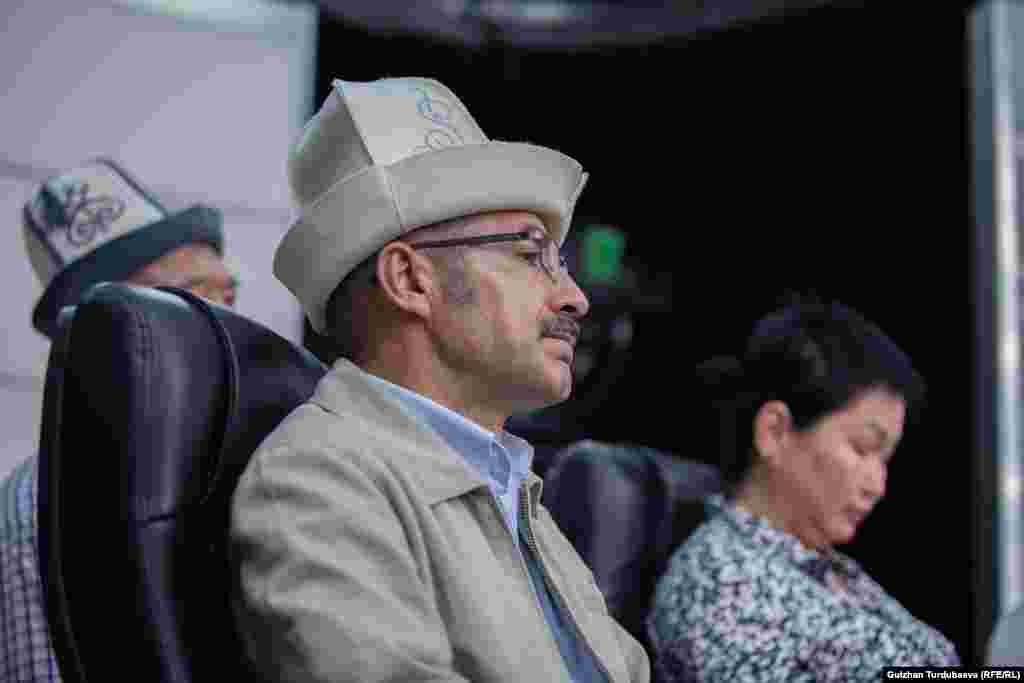 "Ысык-Көлдү сагынуу" аттуу макаланын автору, акын Ибрахим Түркхан.&nbsp;&nbsp;