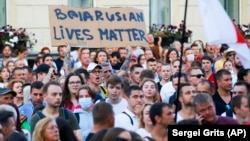 У Мінську й інших містах Білорусі від вечора 9 серпня тривають акції протесту