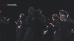 بخشی از نمایش «داش‌آکُل به گفته‌ٔ مرجان» اثر بهرام بیضایی ۴