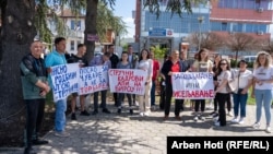 Protesta e qytetarëve të pakënaqur në Graçanicë, më 22 prill.