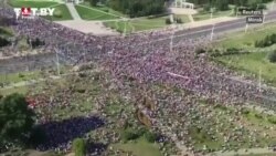 Oklopna vozila na ulicama Minska