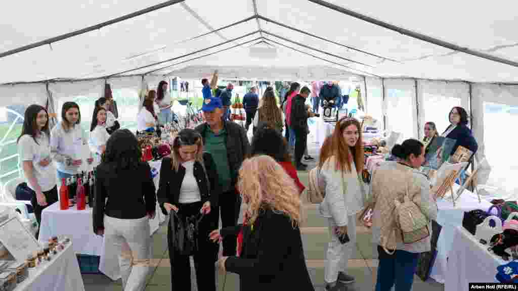 Pjesëmarrës në "Panairin e fuqizimit".